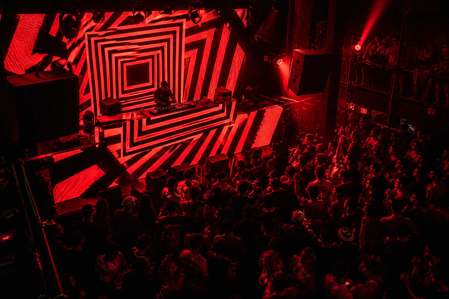 LED-wall-for-stages-rental